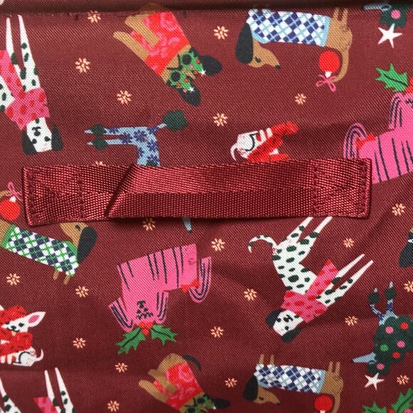 VERA BRADLEY HOLIDAY HOUNDS OVERSIZED CAR TOTE:NWT DOGS - Picture 9 of 13